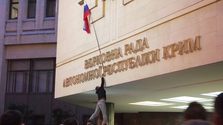 Протесты в Крыму 26 февраля 2014 года. Фото - facebook.com/aksenov.rk