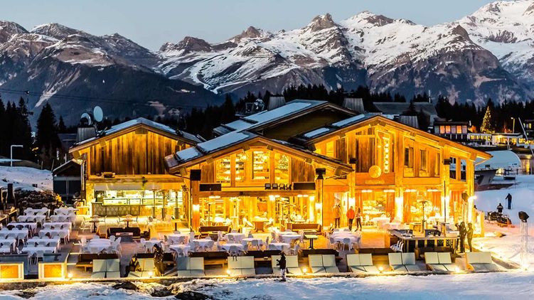 Ресторан Nammos Courchevel, где тусовались многие известные украинцы на 8 марта