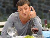 "Бутылку водки выпить могу". Какой алкоголь предпочитает Зеленский