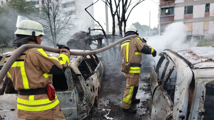 Наслідки удару РФ у Харківській області. Фото ДСНС