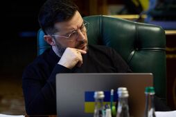 Зеленський готує контрудар, Арахам бере змором. Що вчора сталося на зустрічі "слуг народу" із президентом?