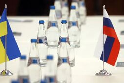 Тупик из-за гарантий и Донбасса