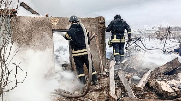 В Україні триває війна. Фото: ДСНС