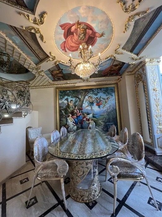 Роскошная столовая