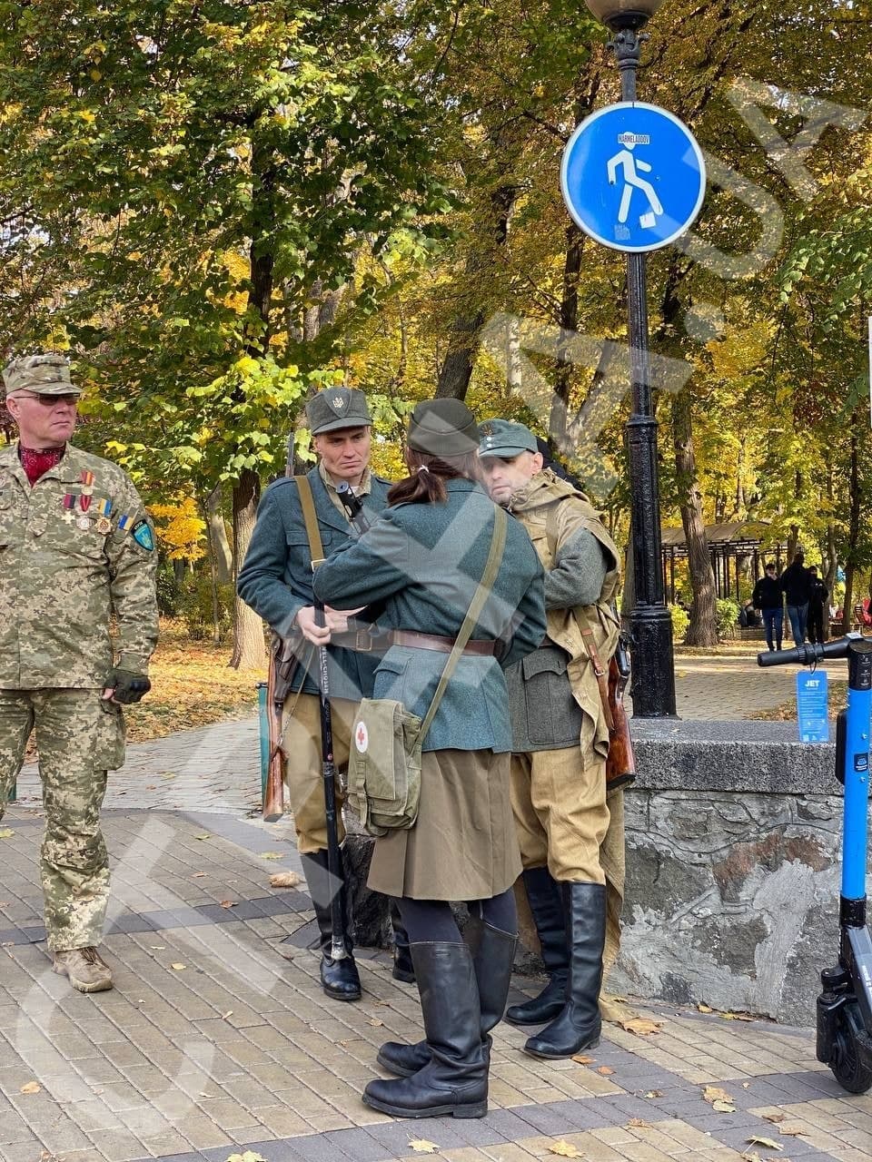 Националисты скоро начнут свой марш. Фото: "Страна"