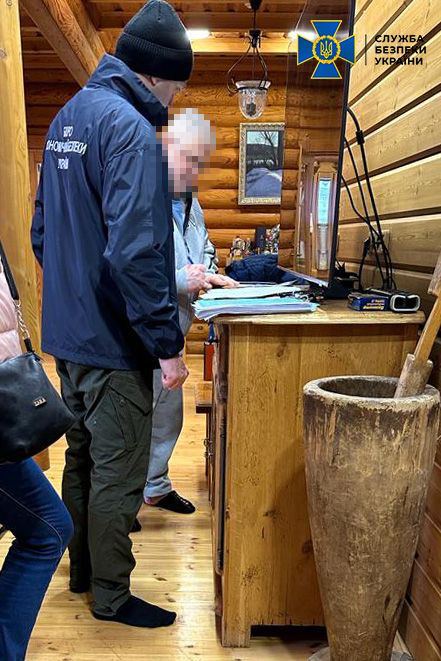 У Коломойского прошли обыски