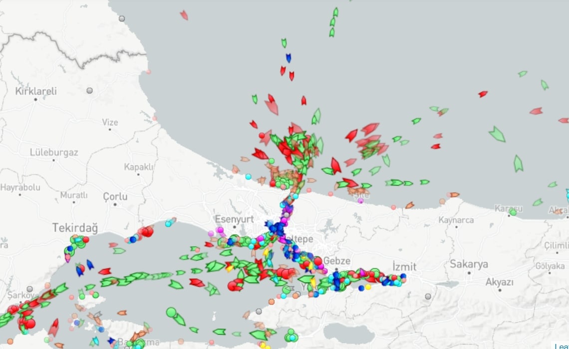 У Босфора застряли в пробке шесть российских танкеров