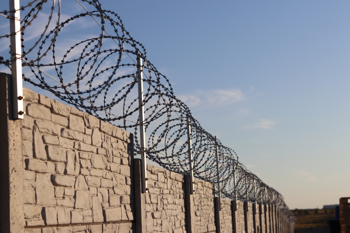 Кулеба хочет отгородиться стеной от Беларуси