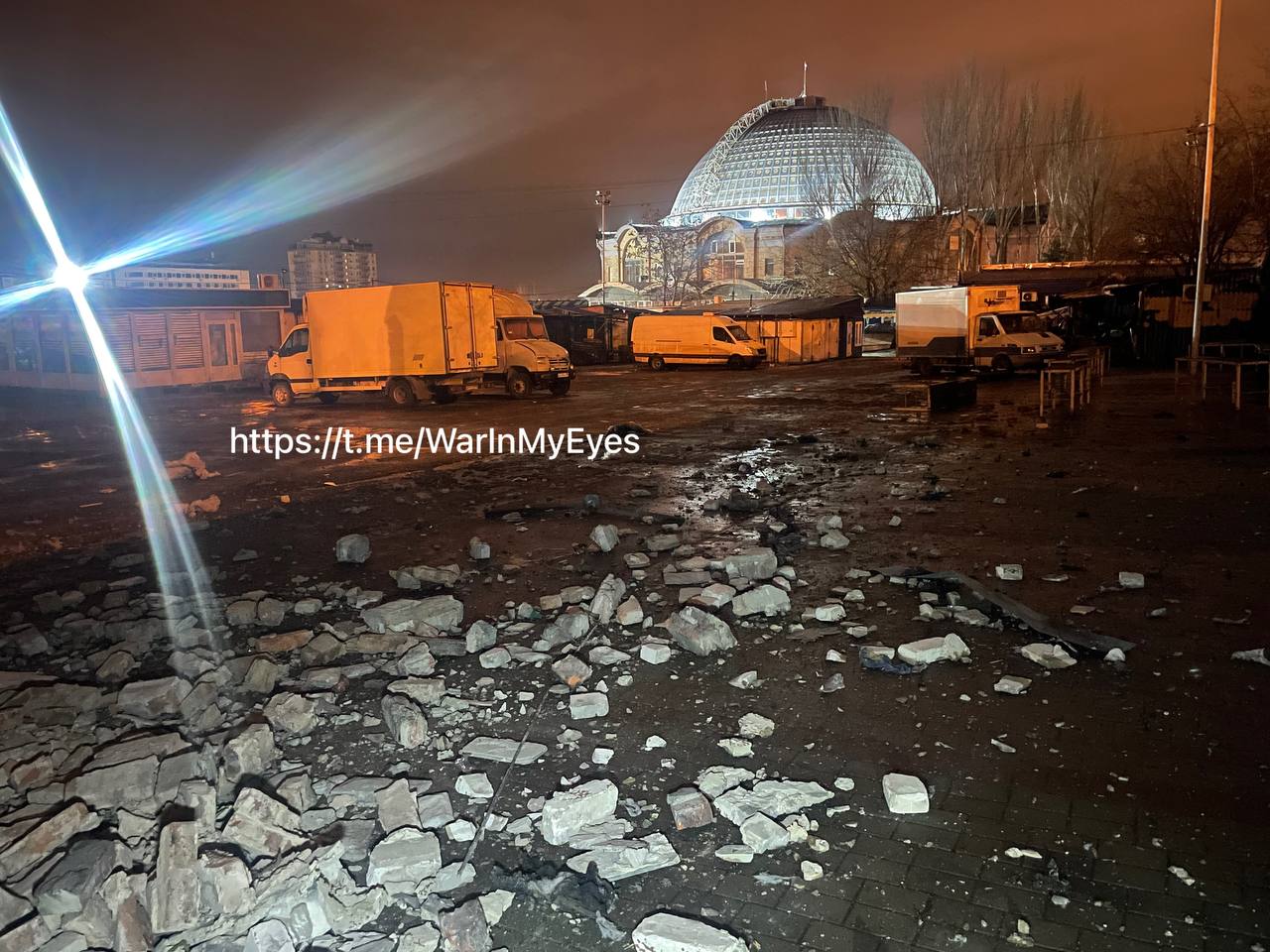 Последствия обстрела крытого рынка, фото 1