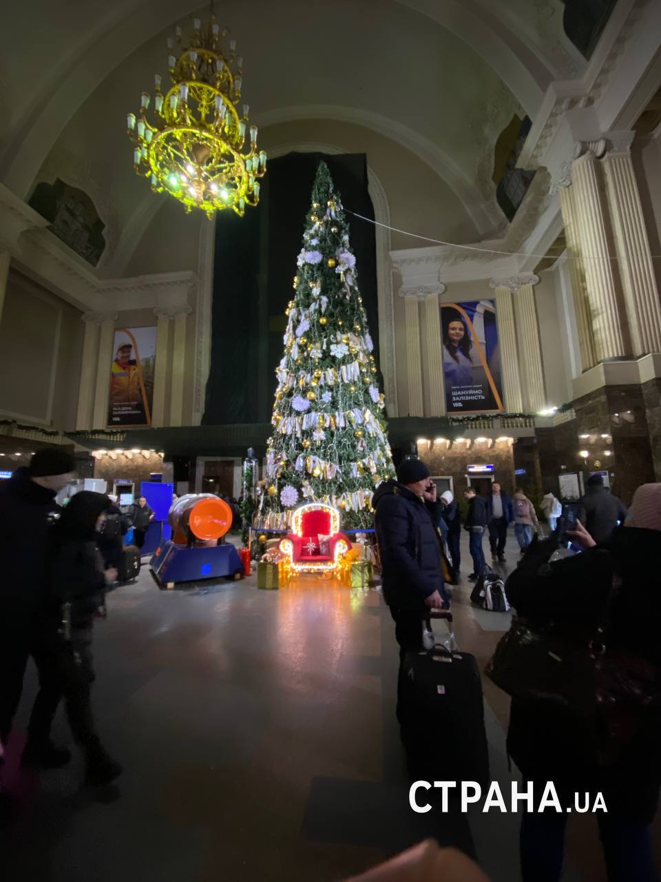 Елка на вокзале в Киеве