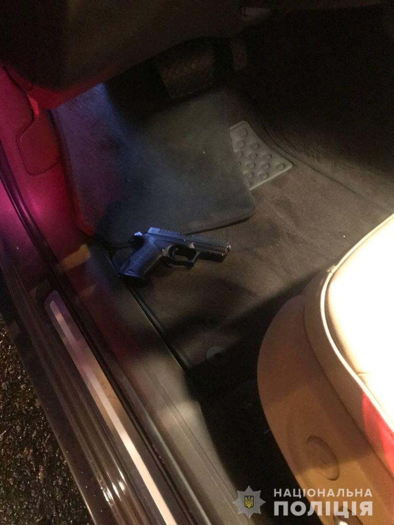 под Киевом пьяный водитель отстреливался от полиции