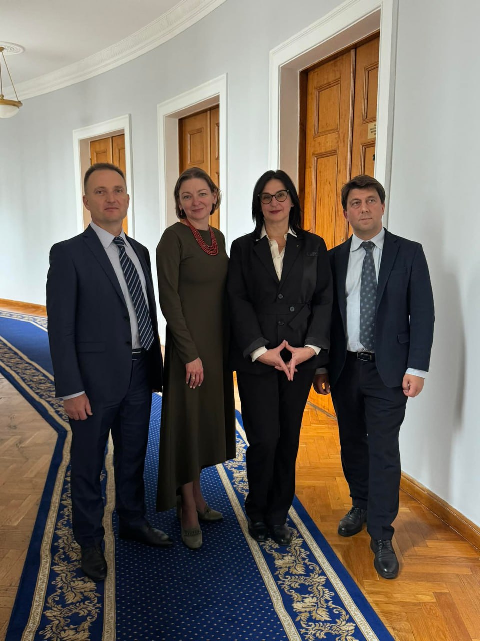 Кандидати на посаду суддів КСУ у коридорах Ради