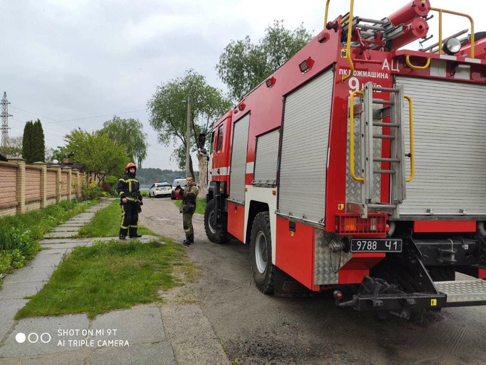 Спасатели вытащили тело утопленника из озера