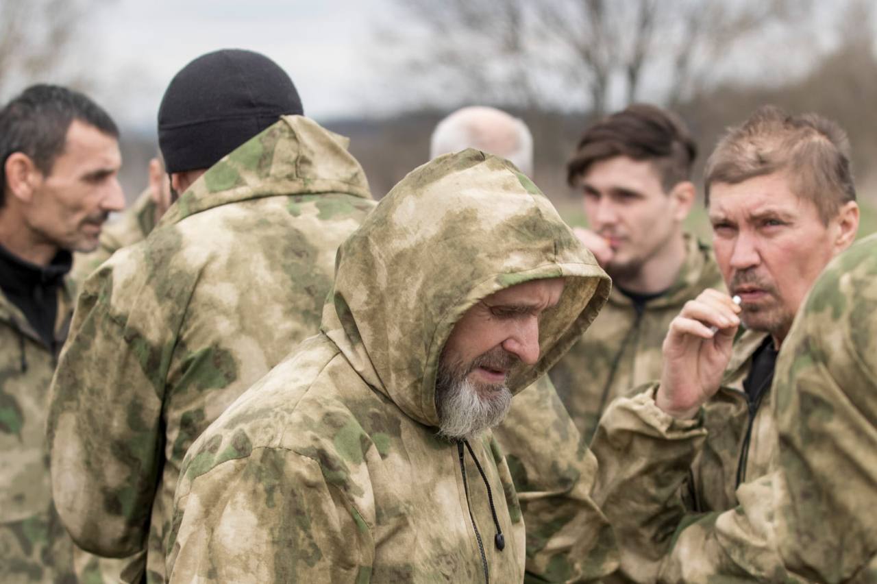 Українські військові повернулися додому з полону