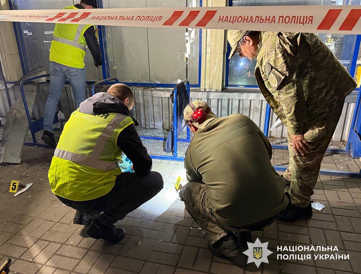Фото (2) слідчих дій. Джерело - zt.npu.gov.ua